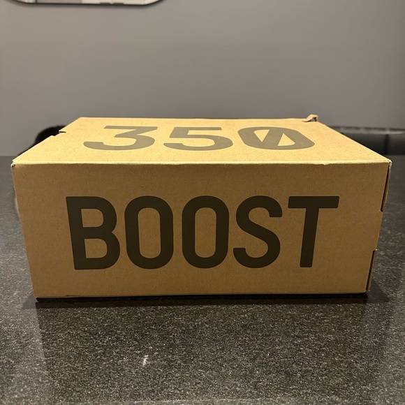 Yeezy 350 v2 in Blue Tint - Picture 8 of 11